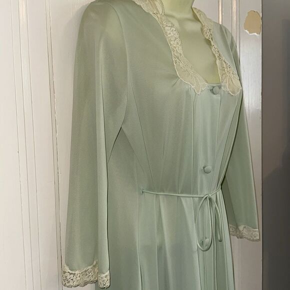 Vintage Vanity Fair Green Mint Green Long Sleeve Nylon Robe with Cream Lace - Picture 5 of 9